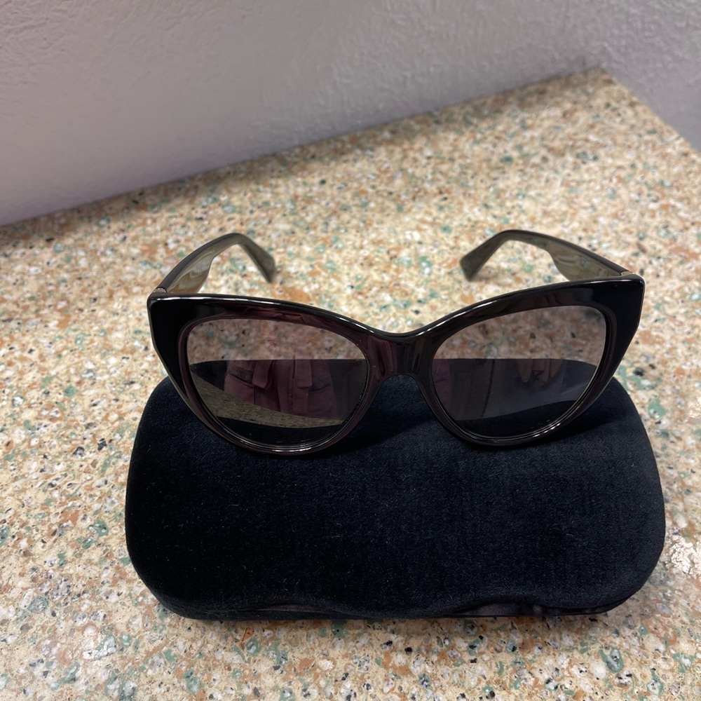 Nice cat eye Gucci sunglasses❤️💚